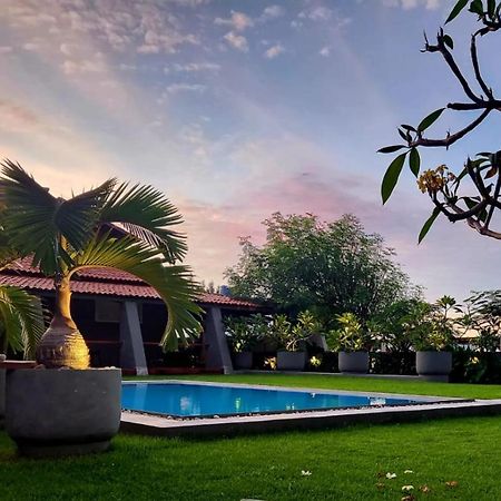 Outro Beach Hotel كومبوكو المظهر الخارجي الصورة